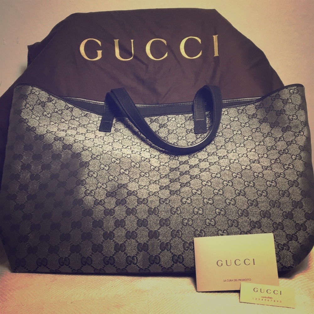 RARE AUTHENTIC GUCCI large black shiny bag!!!